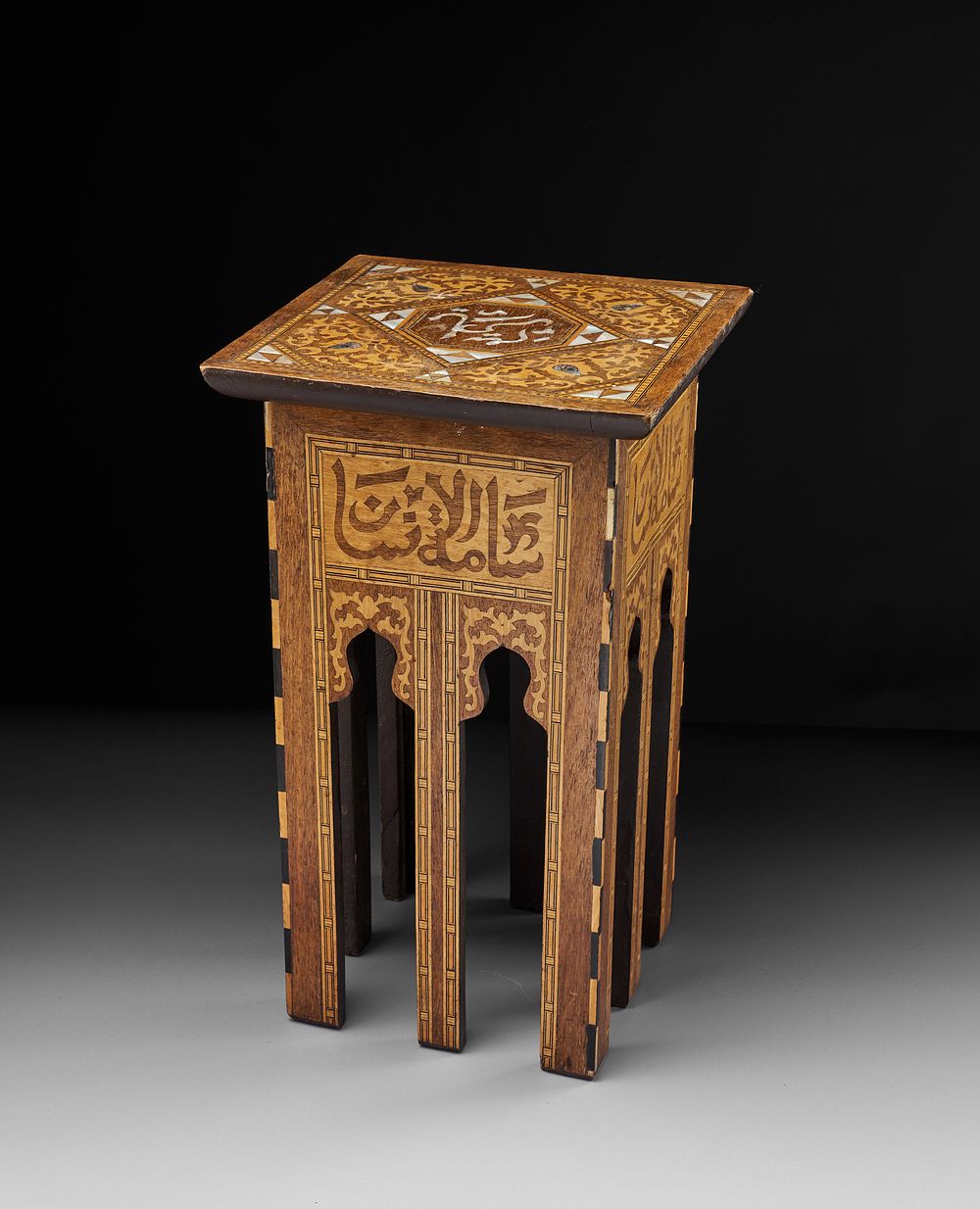 Lot 167: AN ISLAMIC MOTHER OF PEARL AND MARQUETRY INLAID TABLE, DAMASCUS, 20TH CENTURY