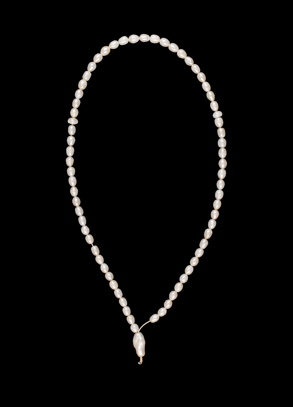 Lot 181: AN ISLAMIC WHITE PEARLS PRAYER/ROSARY BEADS
