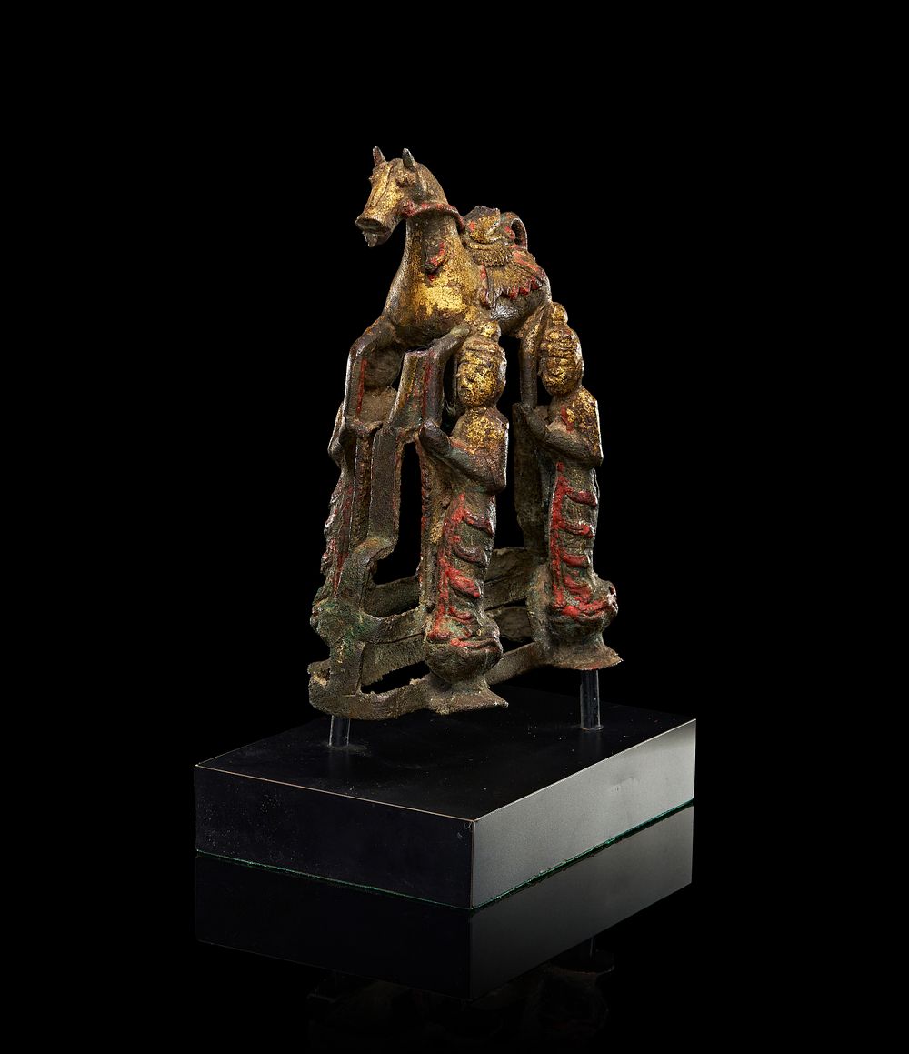 Lot 204: A SOUTHEAST ASIA STATUE, 18TH -19TH CENTURY