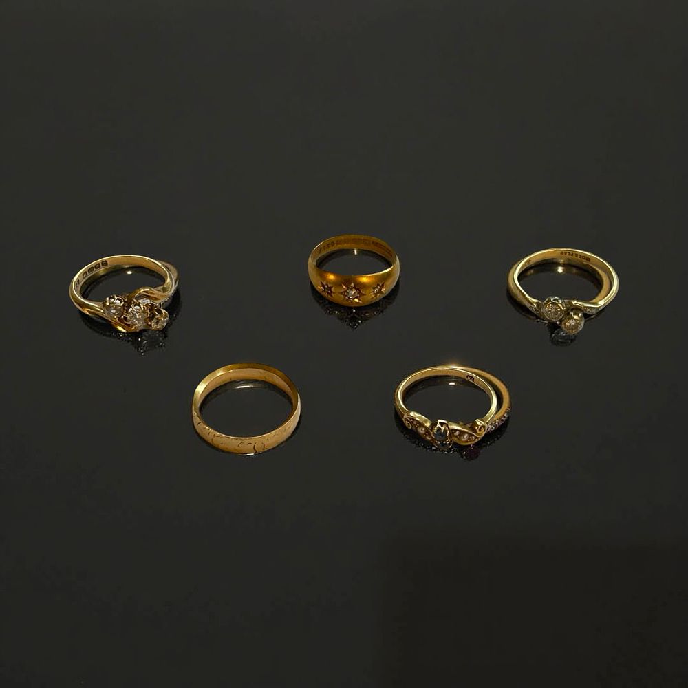 Lot 331: 5 x 18ct Gold rings