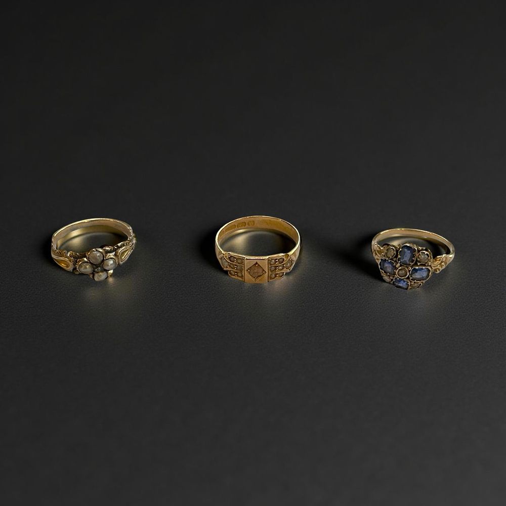 Lot 334: 3 x 15ct Gold rings.