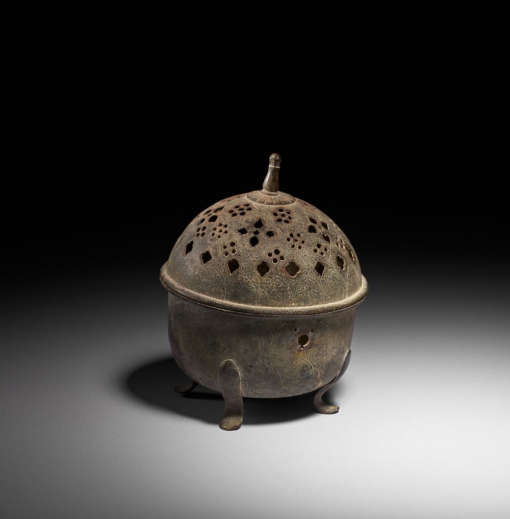 Lot 154: A BRONZE ISLAMIC INCENSE BURNER, SELJUK OR SULTANATE, 13TH - 14TH CENTURY