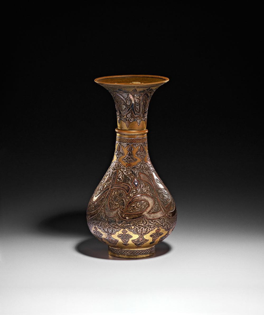 Lot 184: A MAMLUK REVIVAL SILVER INLAID VASE, DAMASCUS SYRIA, 20TH CENTURY