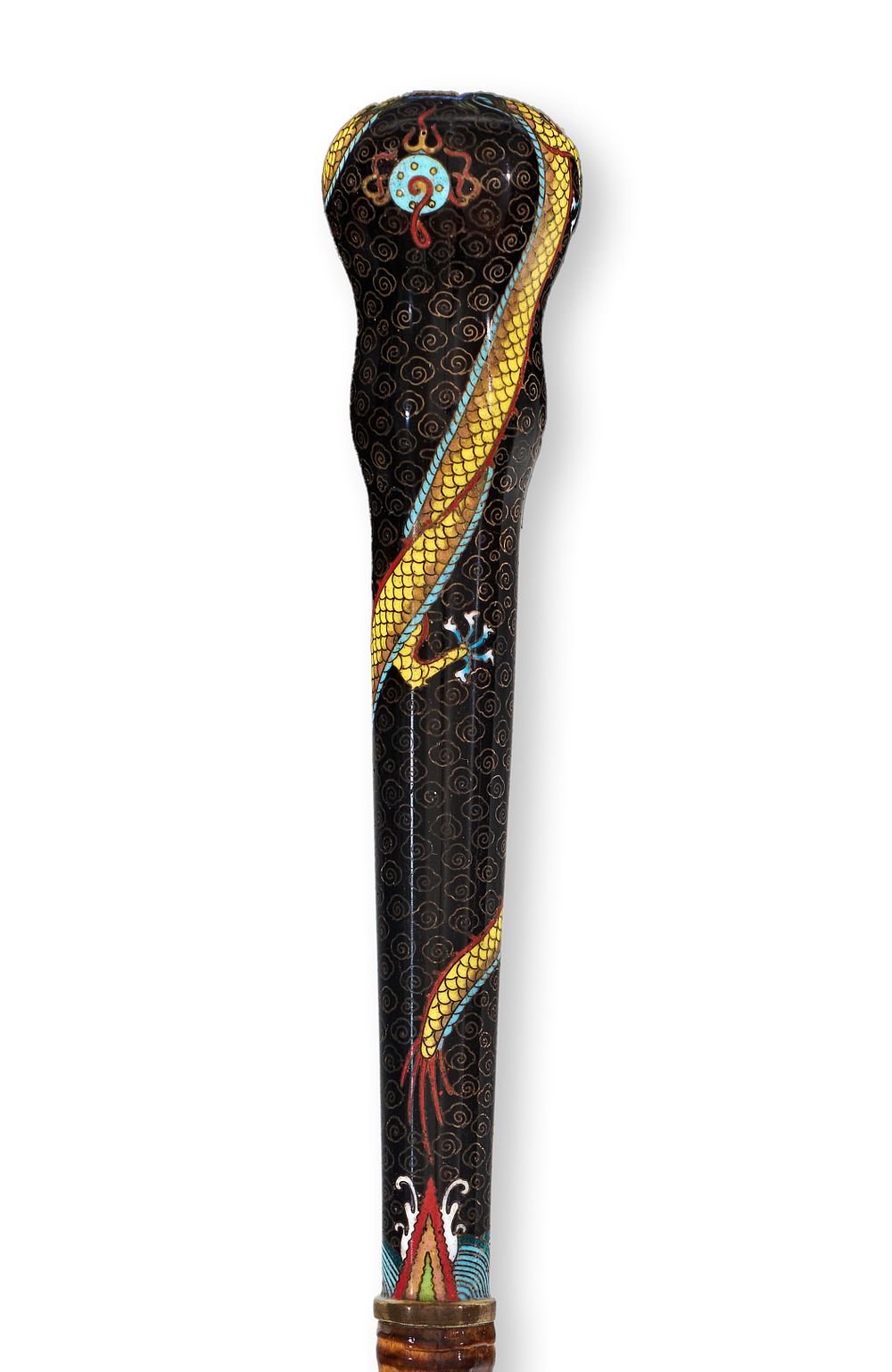 Lot 223: A CHINESE CLOISONNE ENAMEL 'DRAGON' PARASOL HANDLE, CIRCA 1900