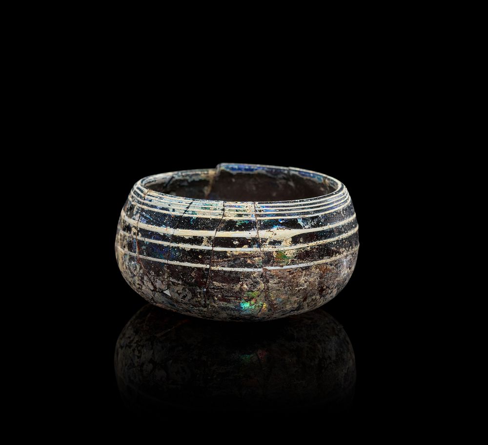 Lot 241: A RARE MAMLUK MARVERED GLASS BOWL, EGYPT OR SYRIA, 13TH - 14TH CENTURY