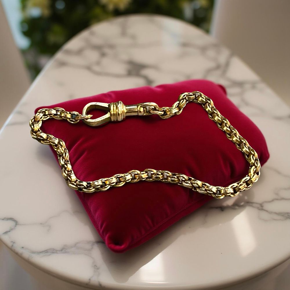 Lot 356: Victorian 9ct gold bracelet