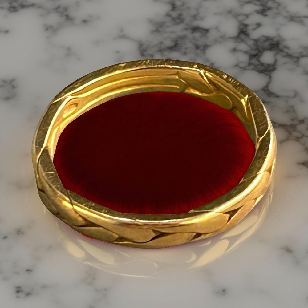 Lot 374: 22 ct Gold band ring