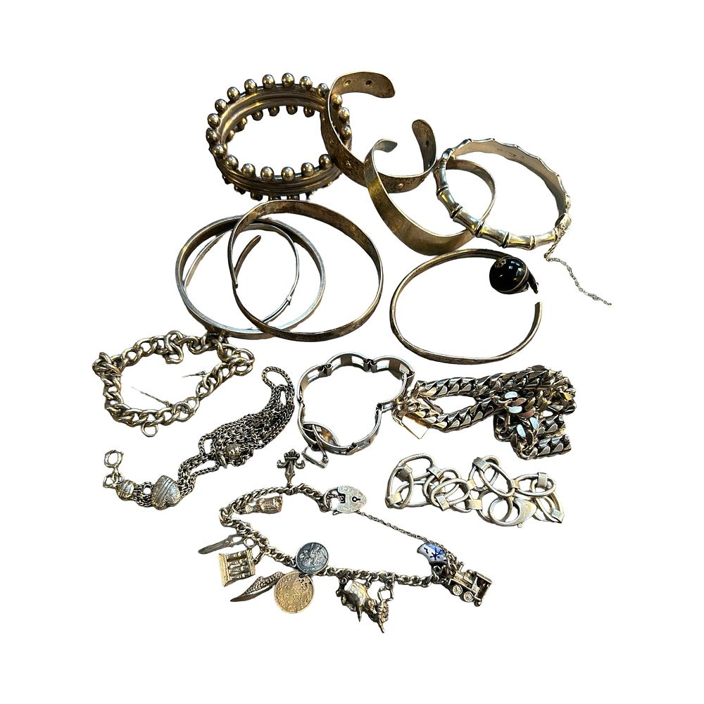 Lot 393: Mixed lot of silver bracelets. 385 g approx