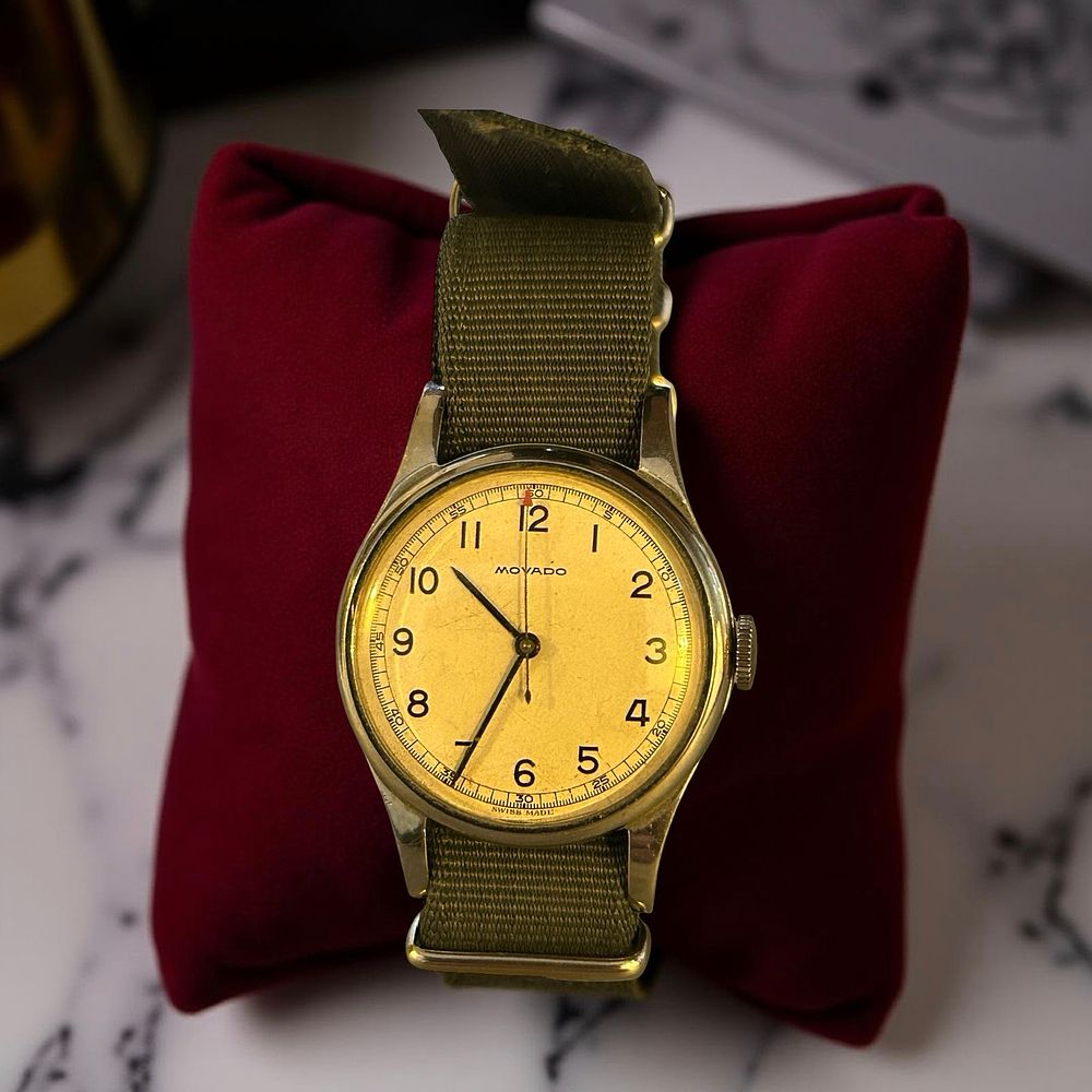 Lot 408: Movado 6B/234 RAF Pilot's Wristwatch c.1942
