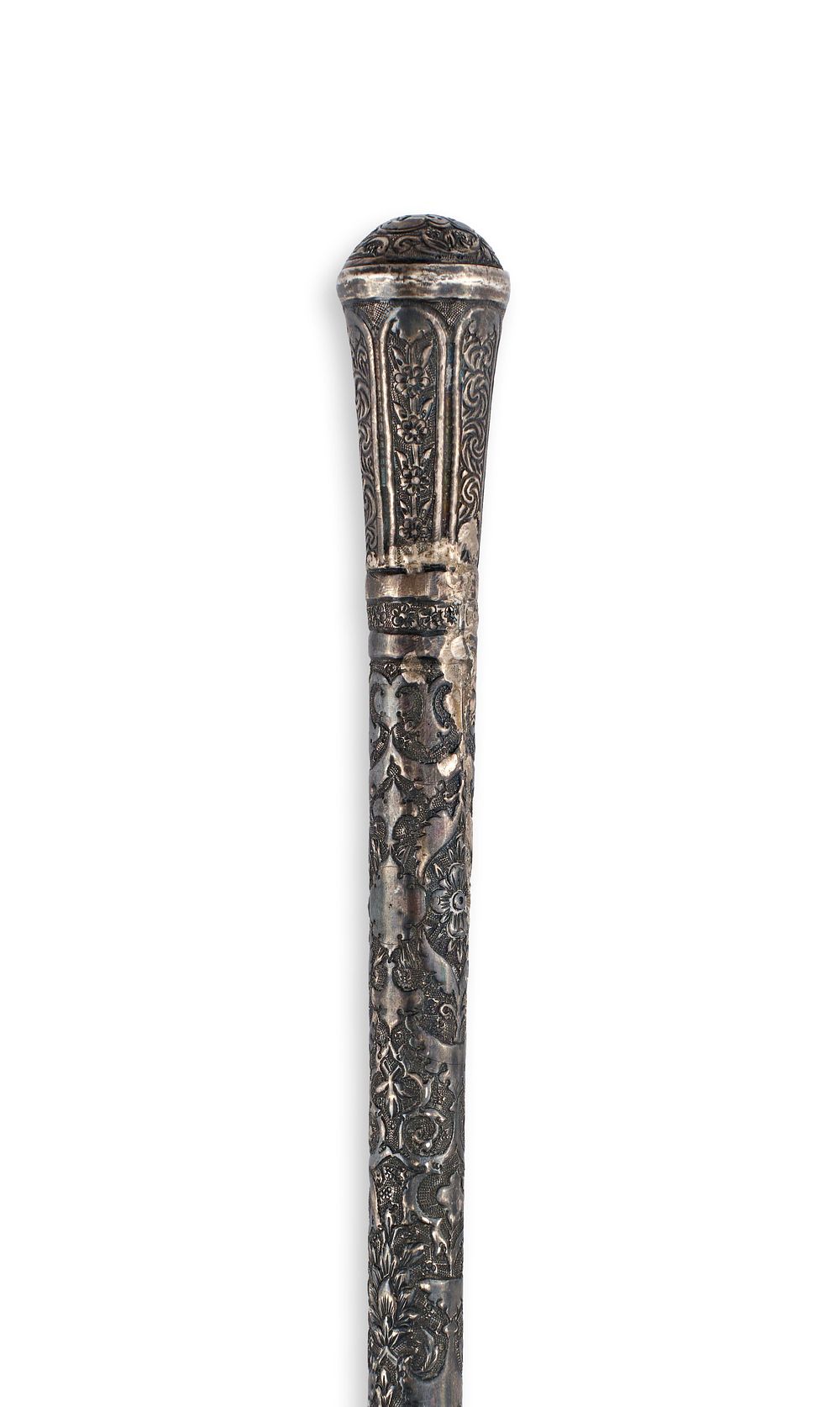 Lot 117: AN ANGLO-INDIAN REPOUSSE SILVER WALKING STICK, 20TH CENTURY