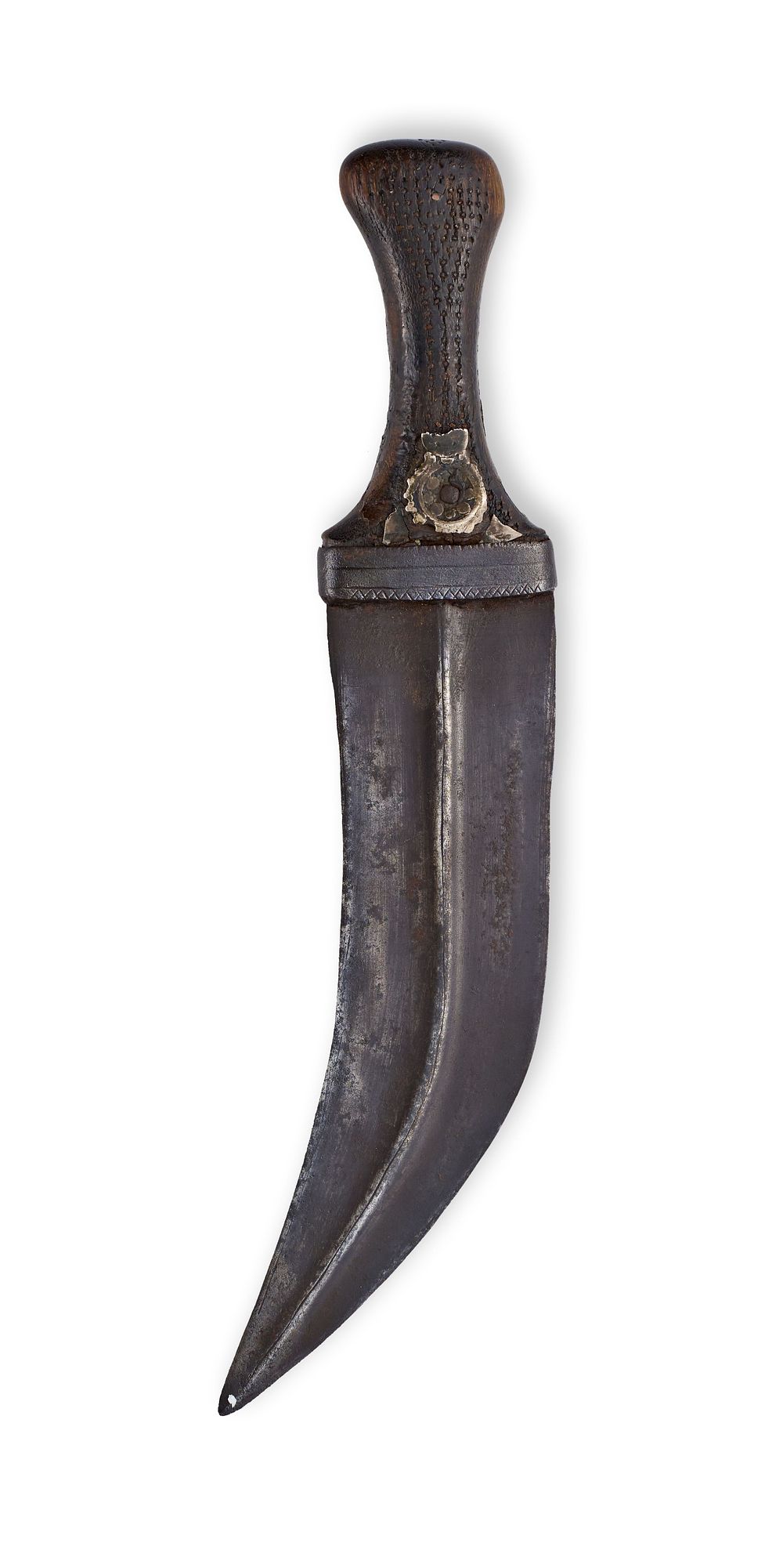 Lot 126: AN OMANI STEEL JAMBIYA DAGGER WITH A CARVED HILT, 19TH - 20TH CENTURY