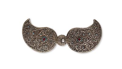 AN OTTOMAN SILVER FILIGREE BELT BUCKLE PAFTA, BALKAN, 19TH CENTURY . An Ottoman Blkan silver 