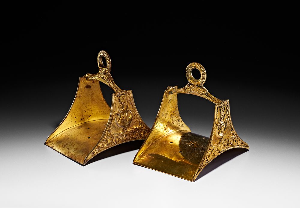 Lot 41: A RARE AND UNUSUAL PAIR OF OTTOMAN TOMBAK STIRRUPS, 18TH CENTURY