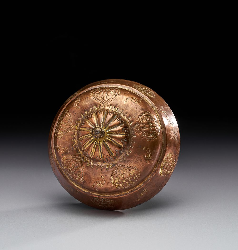 Lot 44: AN OTTOMAN GILT COPPER (TOMBAK) LID, TURKEY, 18TH CENTURY