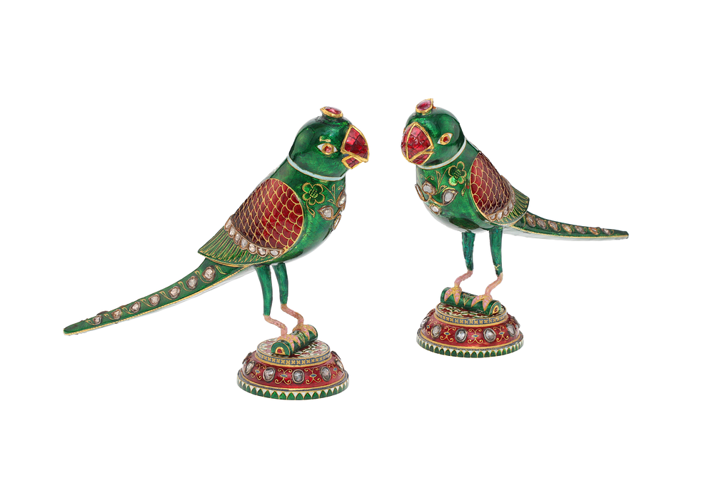 Lot 63: A RARE PAIR OF LARGE GEM-SET ENAMELLED-GOLD PARROTS, JAIPUR, NORTH INDIA, 19TH - 20TH CENTURY