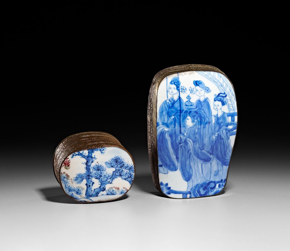 Lot 363: TWO CHINESE BLUE AND WHITE KANGXI STYLE PORCELAIN MOUNTED METAL LIDDED BOXES