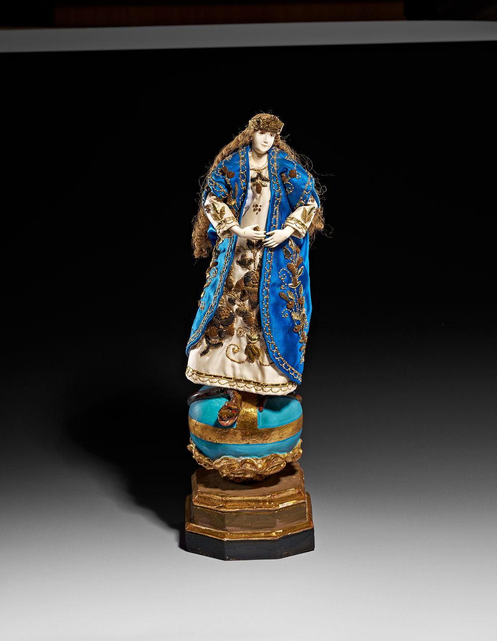 Lot 266: AN INDO-PORTUGUESE DEVOTIONAL FIGURE OF THE IMMACULATE CONCEPTION, GOA, 18TH CENTURY