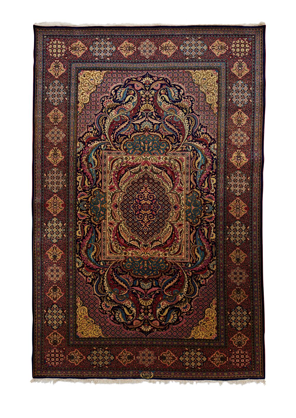 Lot 292: A PERSIAN KASHAN DABIR HAND KNOTTED WOOL RUG, CIRCA 1920
