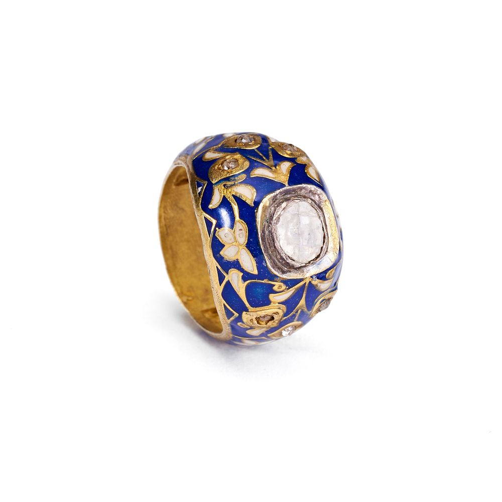 Lot 248: AN INDIAN MEENAKARI ENAMELLED RING, 20TH CENTURY