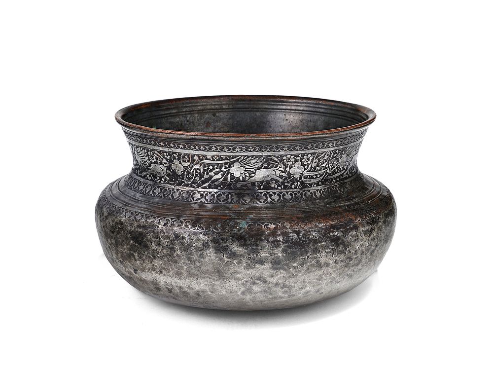 Lot 266: A SAFAVID TINNED COPPER BOWL, PERSIA, 18TH CENTURY