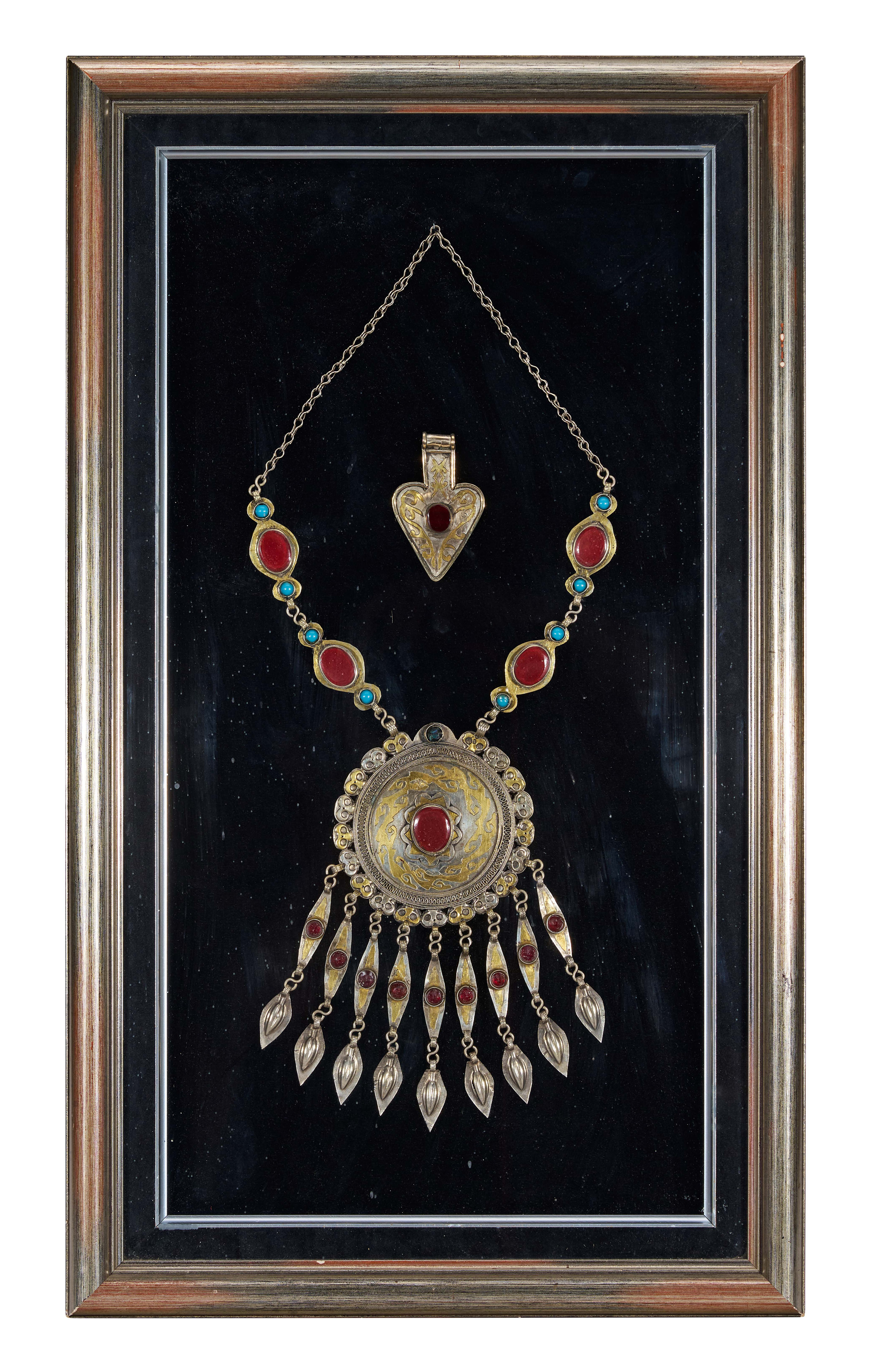 A TURKMEN PARCEL-GILT SILVER AND CARNELIAN JEWELLERY NECKLACE
