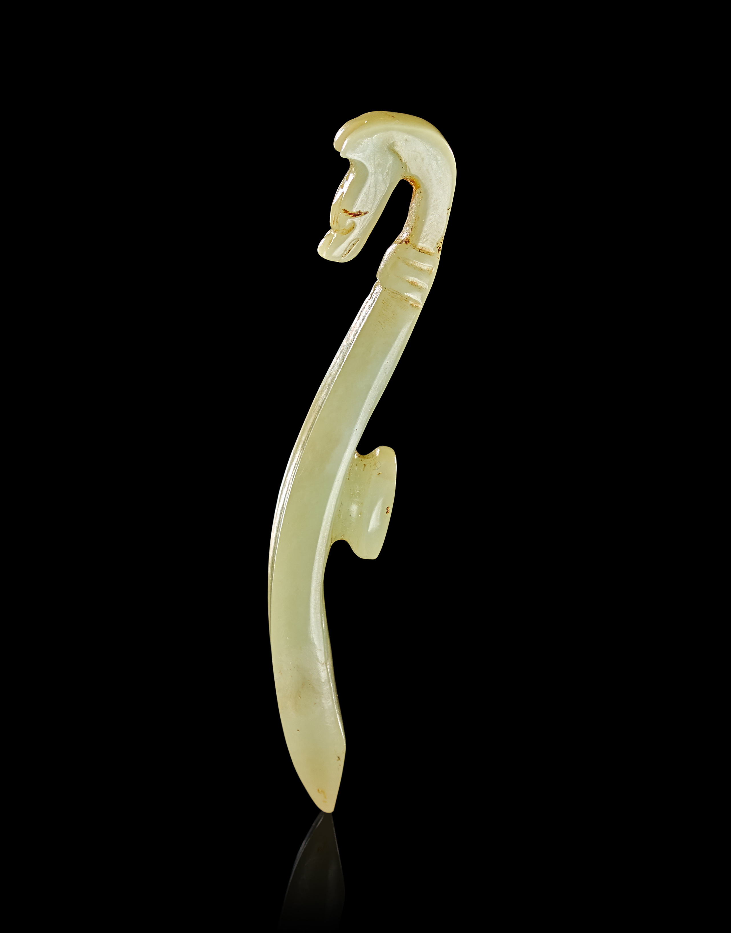 A CHINESE PALE CELADON JADE DRAGON GARMENT HOOK DAIGOU