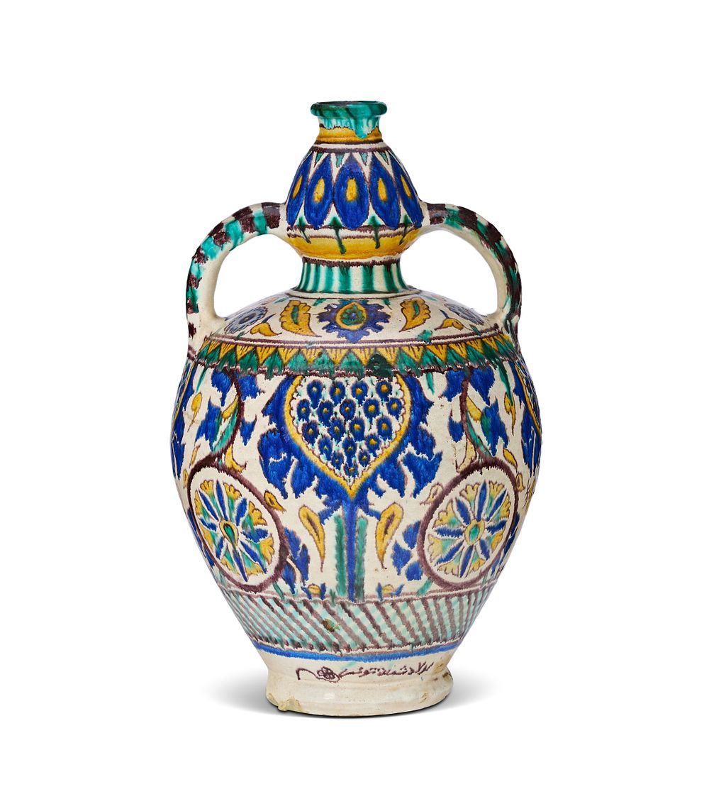 Lot 199: A LARGE POLYCHROME PAINTED TUNISIAN CHEMLA TWIN HANDLED POTTERY JAR, 20TH CENTURY