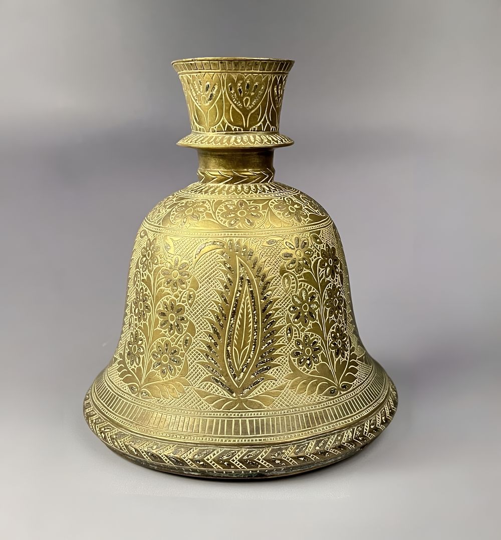 Lot 191: A MUGHAL BRASS HOOKAH BASE, LAHORE, EARLY 18TH CENTURY