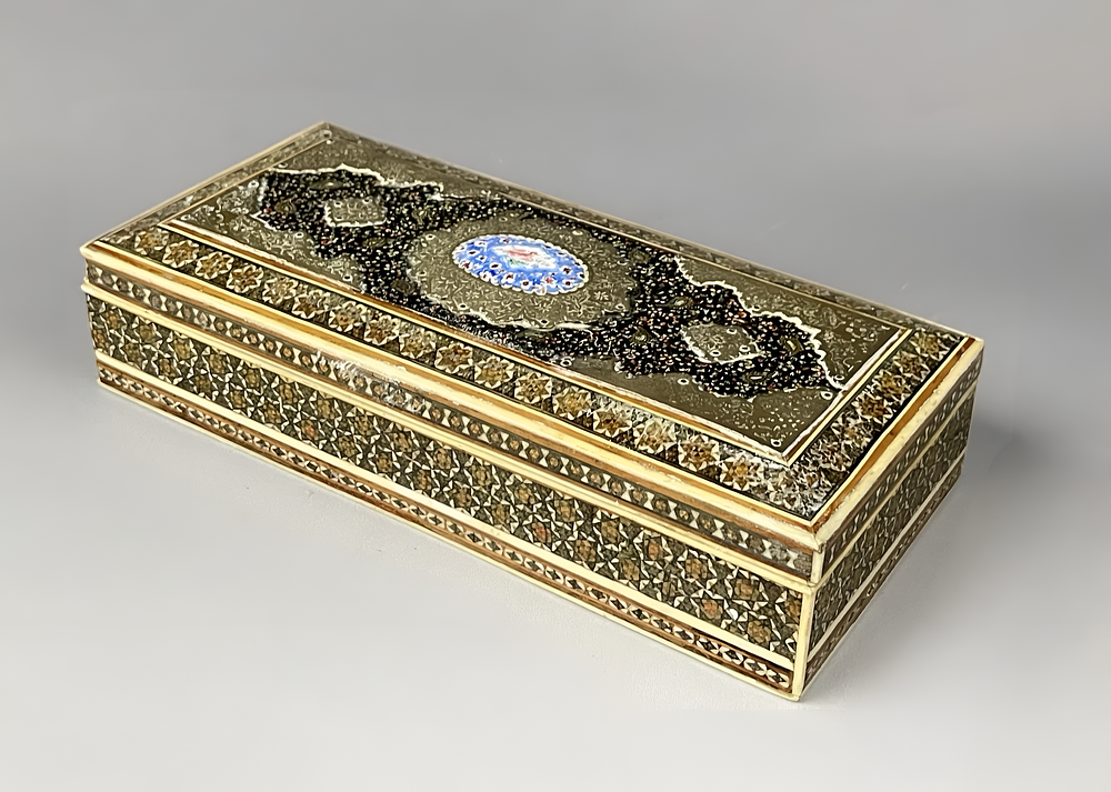 Lot 312: A PERSIAN KHATAM-KARI AND MINAKARI INLAID JEWELLERY BOX, 20TH CENTURY