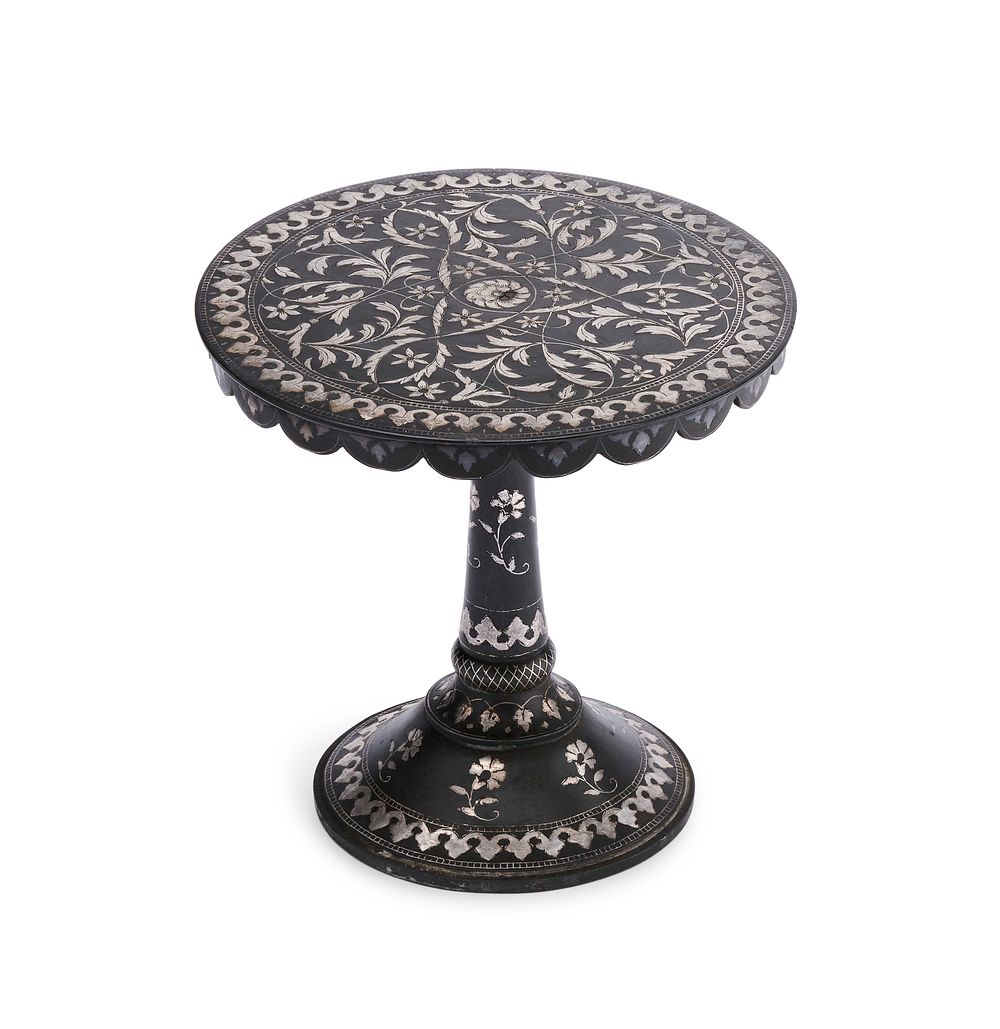 Lot 222: AN INDIAN BIDRIWARE PEDESTAL SIDE TABLE, DECCAN, 19TH CENTURY