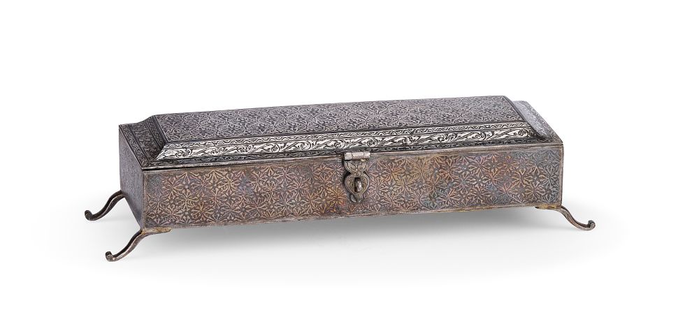 Lot 226: AN INDIAN SILVER KOFTGARI DAMASCENED STEEL CASKET, 19TH CENTURY