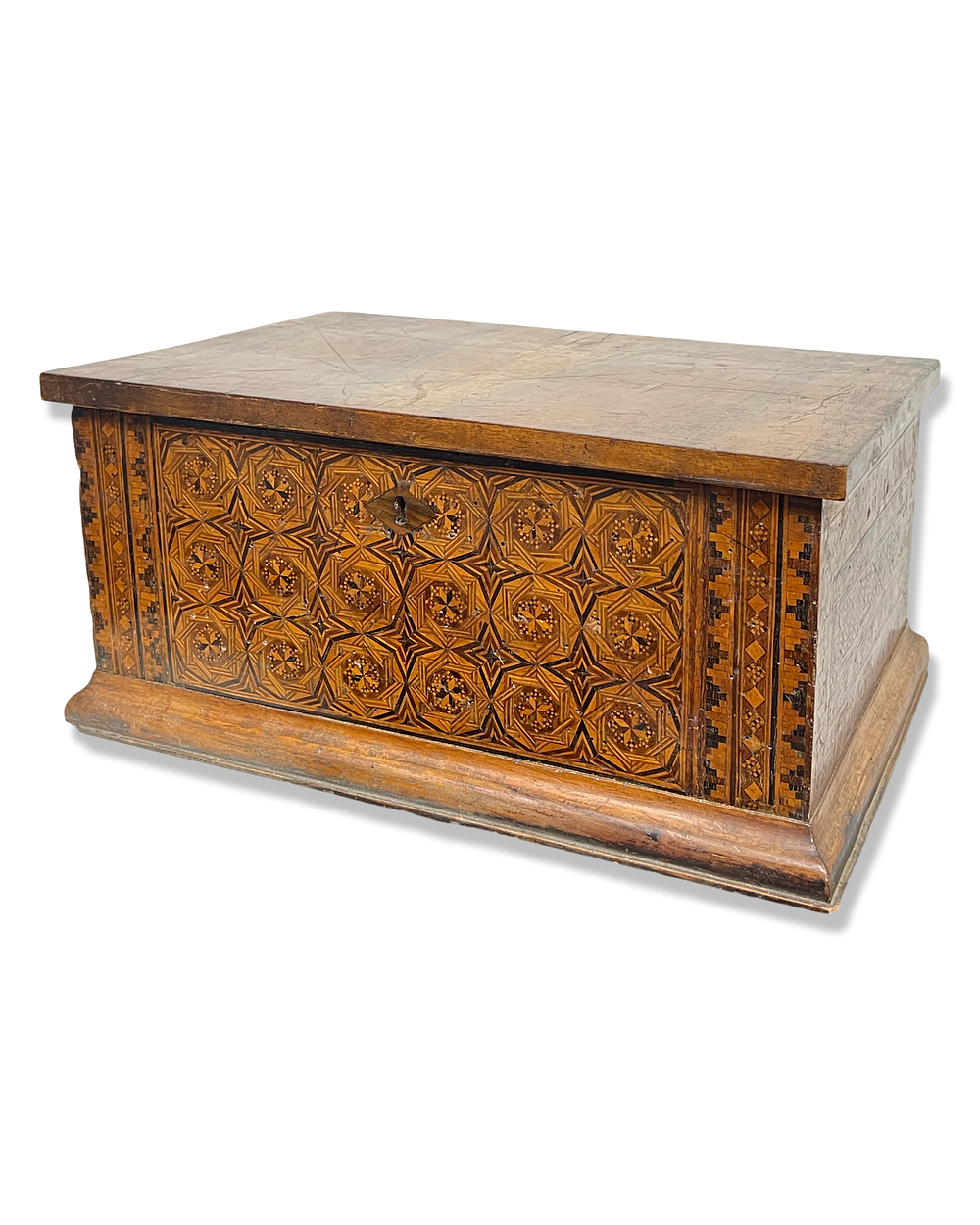 Lot 305: A POST-NASRID INLAID WALNUT AND FRUITWOOD NASRID CASKET, SPAIN, LATE 15TH - 16TH CENTURY