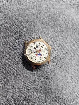 Unclaimed vintage watch . חבילות דואר שלא נדרשו או הוחזרו . 
📄 
לוט ייחודי ומעורב, המורכב 