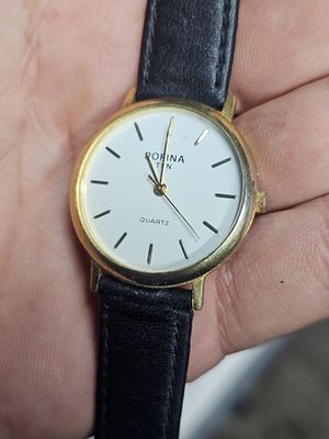 Unclaimed vintage watch . חבילות דואר שלא נדרשו או הוחזרו . 
📄 
לוט ייחודי ומעורב, המורכב 