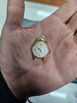Unclaimed Vintage Watch . חבילות דואר שלא נדרשו או הוחזרו . 
📄 
לוט ייחודי ומעורב, המורכב 