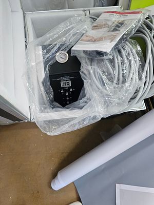 Glavzdrav Vacuum Machine . חבילות דואר שלא נדרשו או הוחזרו . 
📄 
לוט ייחודי ומעורב, המורכב 