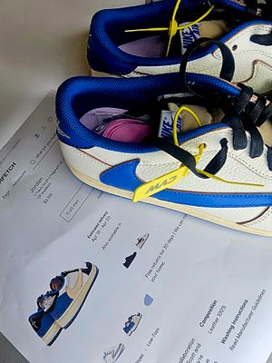 Nike Air Jordan 1 Low Travis x Fragment. Msrp ₪6,499.00 . Size 11 (45) 
לוט ייחודי ומעורב 