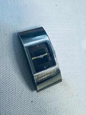 שעון וינטג. שעון וינטג 
לוט ייחודי ומעורב, המורכב מחבילות דואר שלא נדרשו או הוחזרו, עודפי 