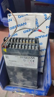 הבקר שבתמונה הוא מדגם Gefran 2400-0-0-4R-P-0 (קוד פריט: F039775)