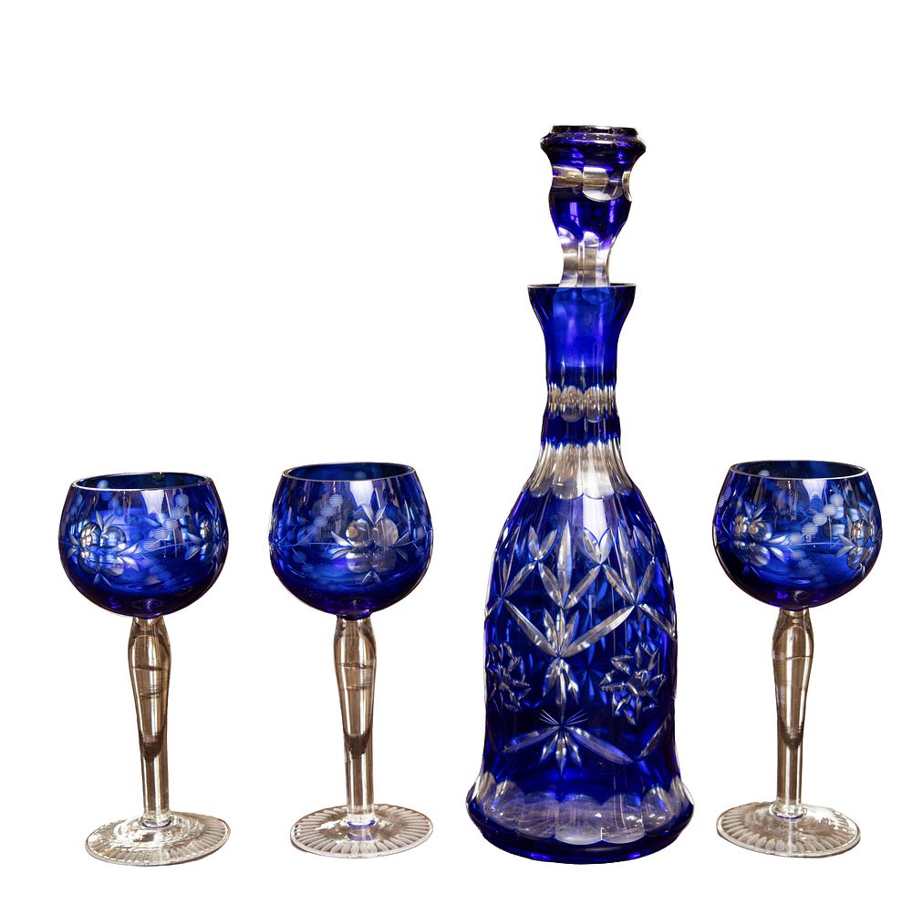 וְחִכֵּ֕ךְ כְּיֵ֥ין הַטּ֛וֹב הוֹלֵ֥ךְ לְדוֹדִ֖י לְמֵישָׁרִ֑ים דּוֹבֵ֖ב שִׂפְתֵ֥י יְשֵׁנִֽים׃ 