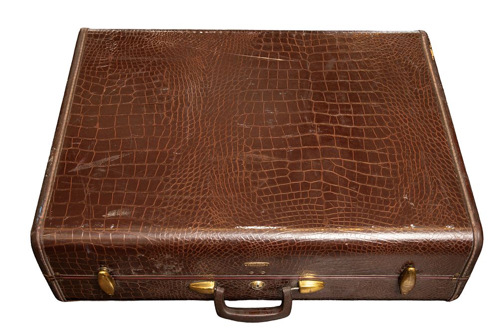 וְשַׂמְתָּ בַטֶּנֶא וְהָלַכְתָּ אֶל-הַמָּקוֹם..זוג מזוודות של הרבי -מצורף אישור. המזוודות נרכשו 