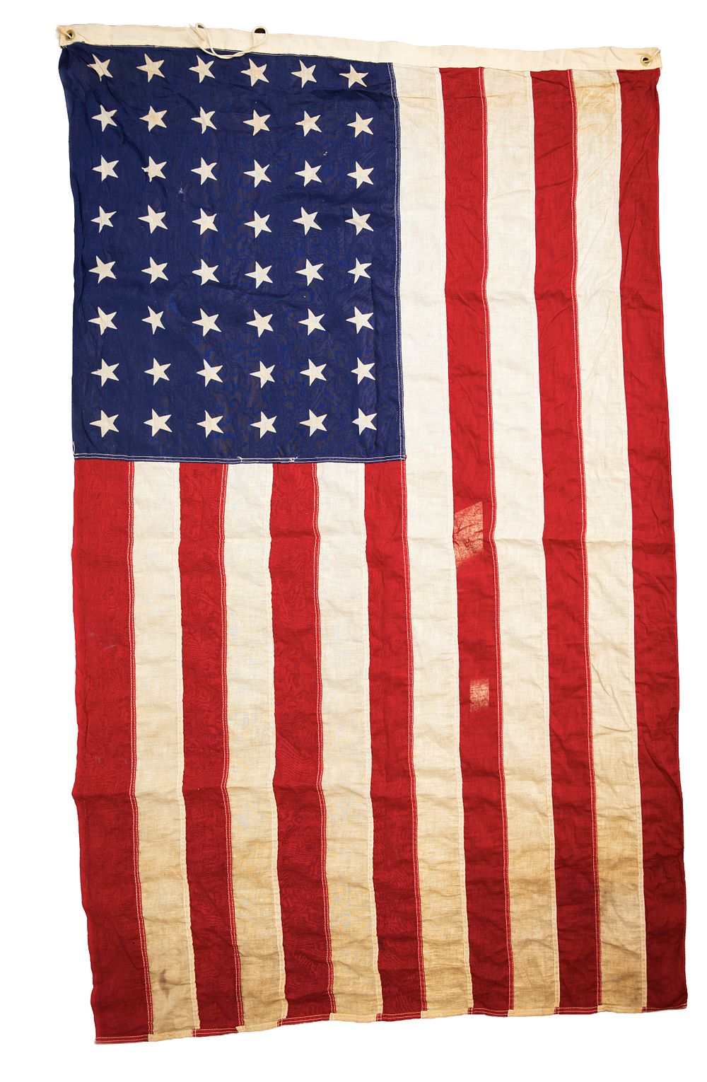 וְדִגְלֹ֥ו עָלַ֖י אַהֲבָֽה
זוג דגלי ארה"ב שקיבל הריי"צ בטקס הנפת הדגל לרגל 300 שנה ליסוד מסצ'וסטס. 