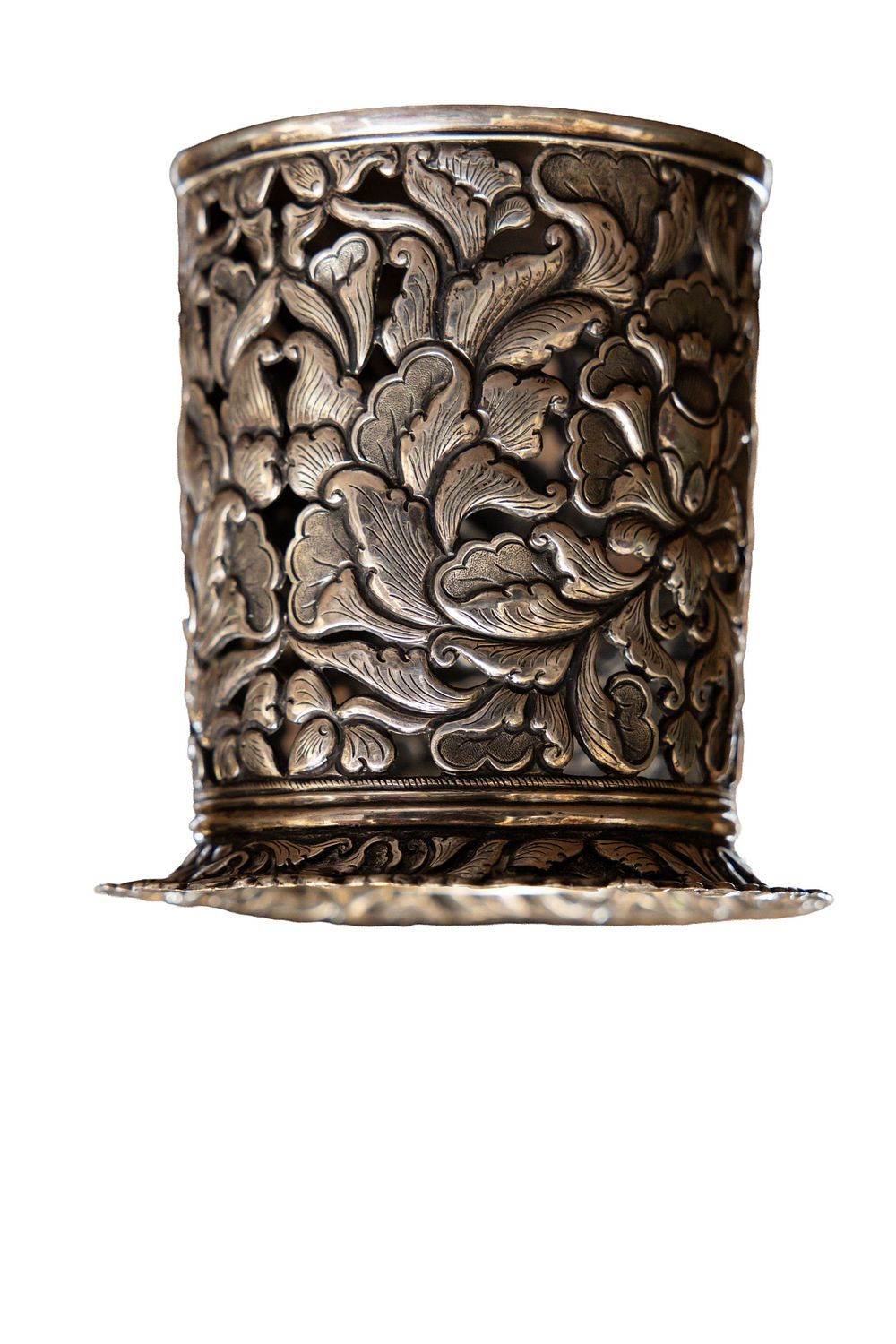 "​חַיָּב אָדָם לְמַשְׁמֵשׁ בְּבִגְדָיו עֶרֶב שַׁבָּת עִם חֲשֵׁכָה"
מחזיק הערב שבת של הרבי 