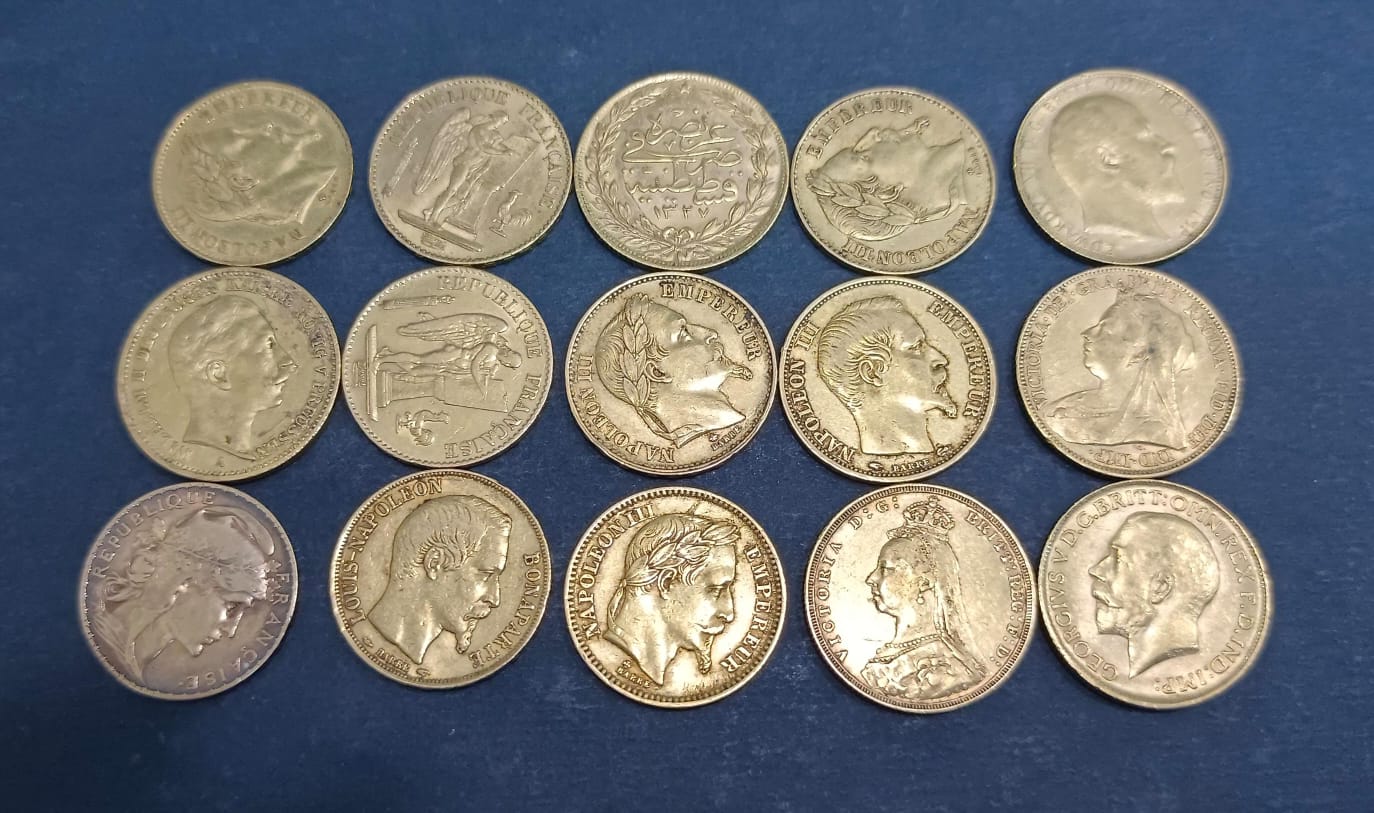 King David Auctions | מכירה 169 | חולצות חתומות נדירות! שטרות, מטבעות, נומיסמטיקה, תכשיטים, בולאות, תקליטים, דרכונים, שואה, זהב, כסף ועוד