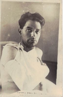 תצלום הפעיל הציוני ד"ר פון ויזל פצוע במאורעות תרפ"ט – נדיר מאוד. העתק מקורי, מאותם ימים כאובים. 