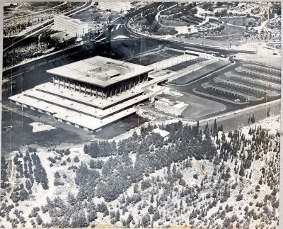 מיוחד: תצלום ענק של הכנסת, בסיום בנייתה – שנות ה-60. תצלום בשחור לבן, ממעוף הציפור. הכנסת נחנכה 