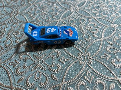 חלק מאוסף דגמי מכוניות קטנים שיש במכירה!