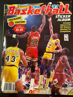 המחיר הופחת! אלבום מדבקות NBA עונת 1990-91. הוצאת פניני. שפה אנגלית האלבום במצב מושלם. ריק אך 