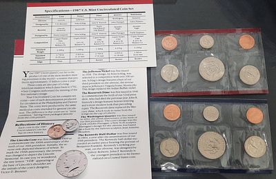 .סט שלם עשר מטבעות ארה"ב 
ועוד שני טוקנים
סגור בצלופן אורגנלי מגיע עם המעטפה