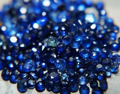 2.50++ ct-Natural Sapphire Gemstone Madagascar-2.50 ct--6.0+-mm